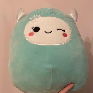 11” Yollie the Yeti Squishmallow (Target Exclusive) NWT